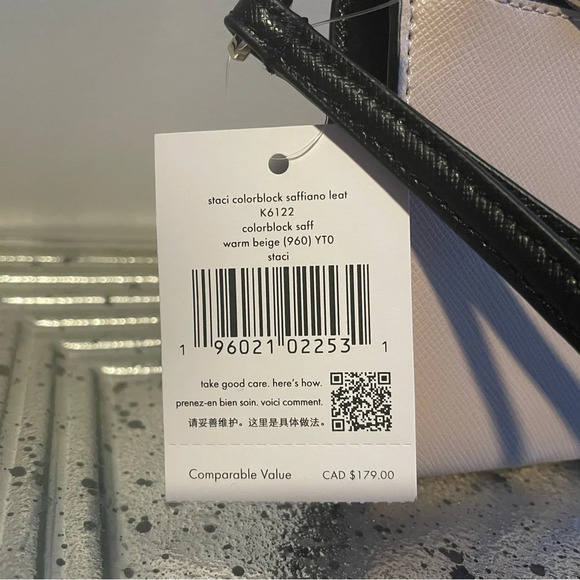 Kate Spade Medium Saffiano Leather Wristlet wallet beige and black colour - Picture 4 of 4